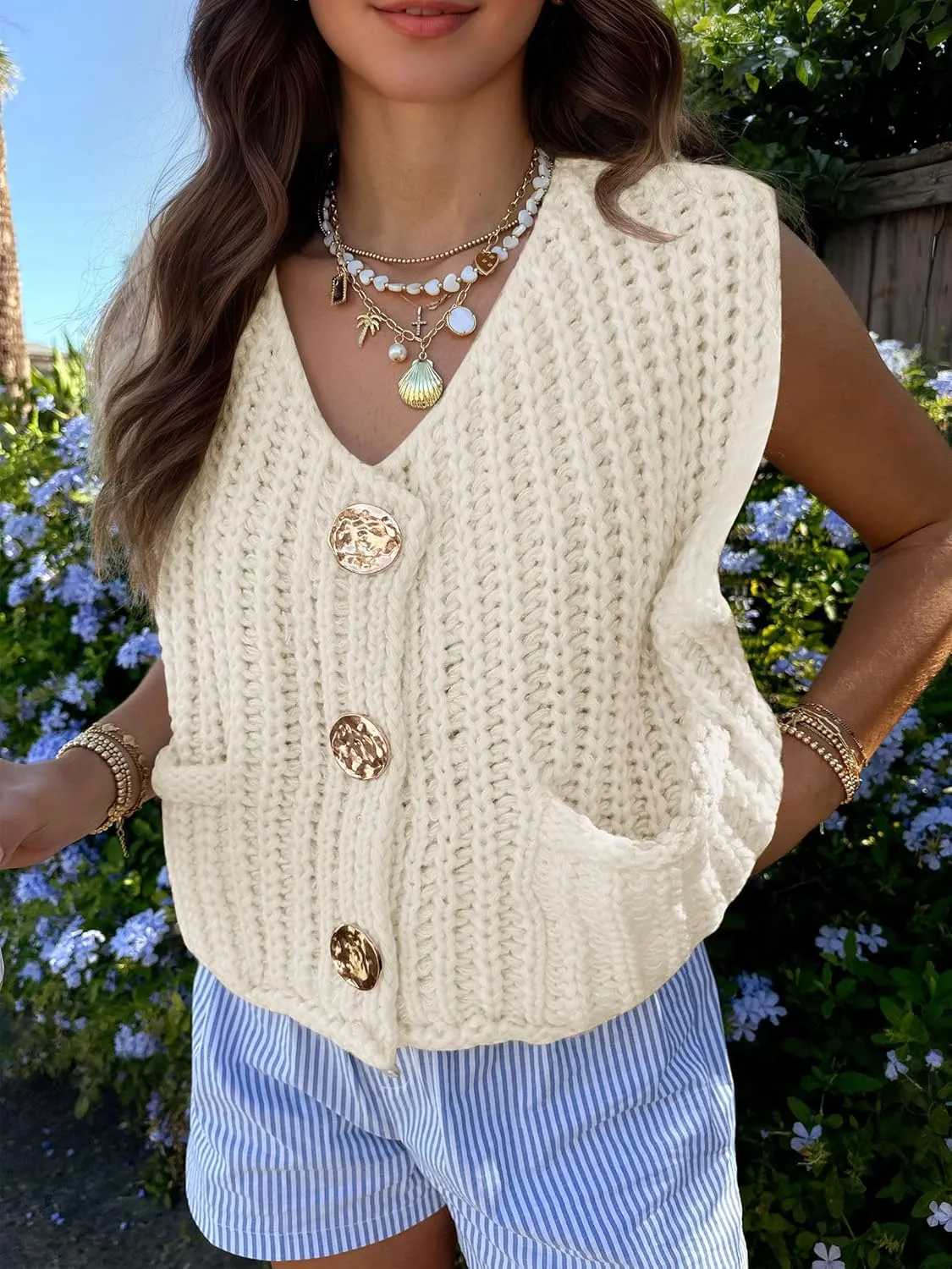 Baonmy Women's Sleeveless Cropped Chunky Knit Cardigan 2025 Casual Button Down Crochet Sweater Vest Tops with Pockets