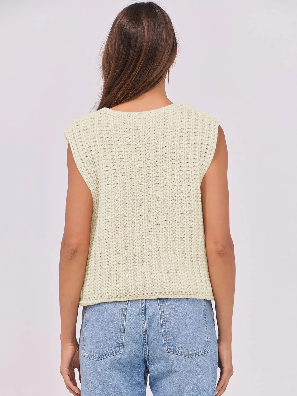 Baonmy Women's Sleeveless Cropped Chunky Knit Cardigan 2025 Casual Button Down Crochet Sweater Vest Tops with Pockets