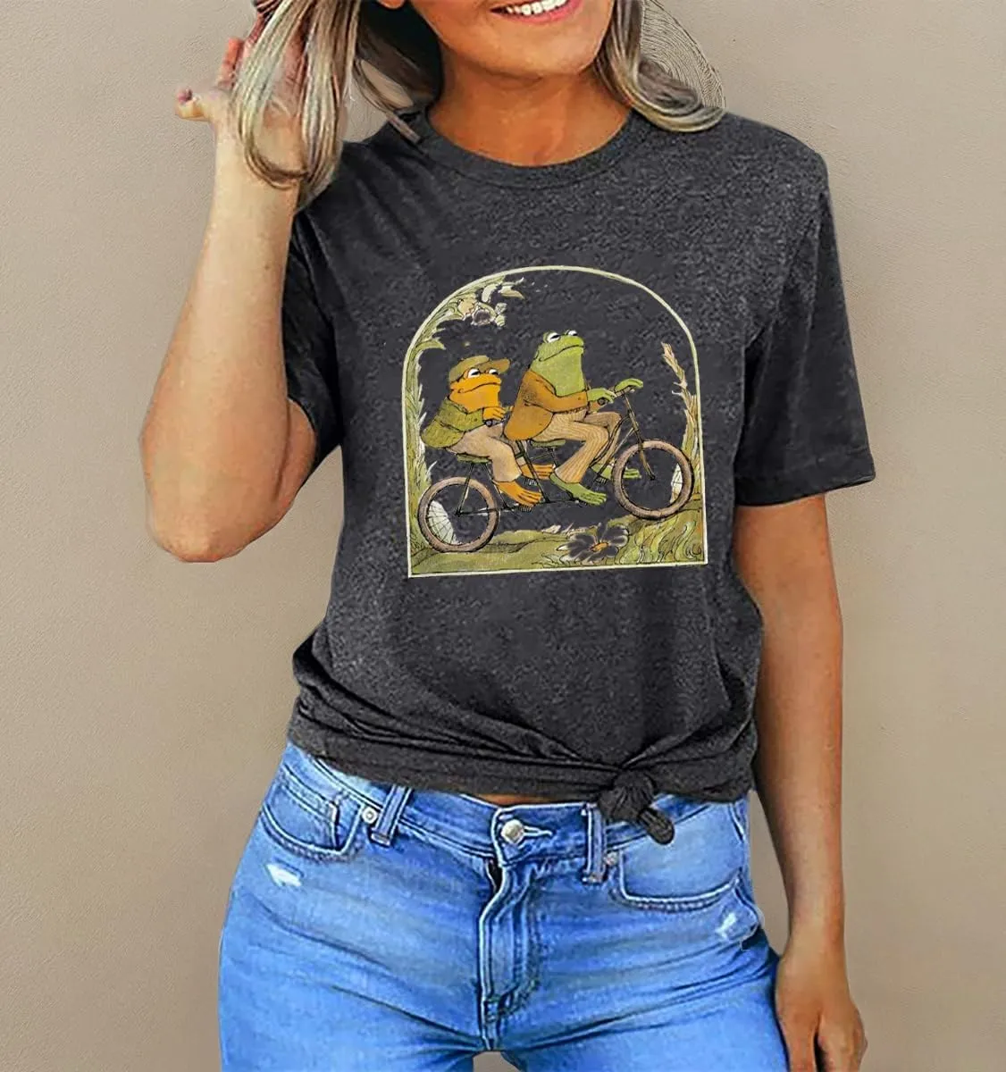 Frog Shirt for Women Classic Book T-Shirt Vintage Graphic Tee Tops Book Lovers Shirt Funny Teacher Shirt