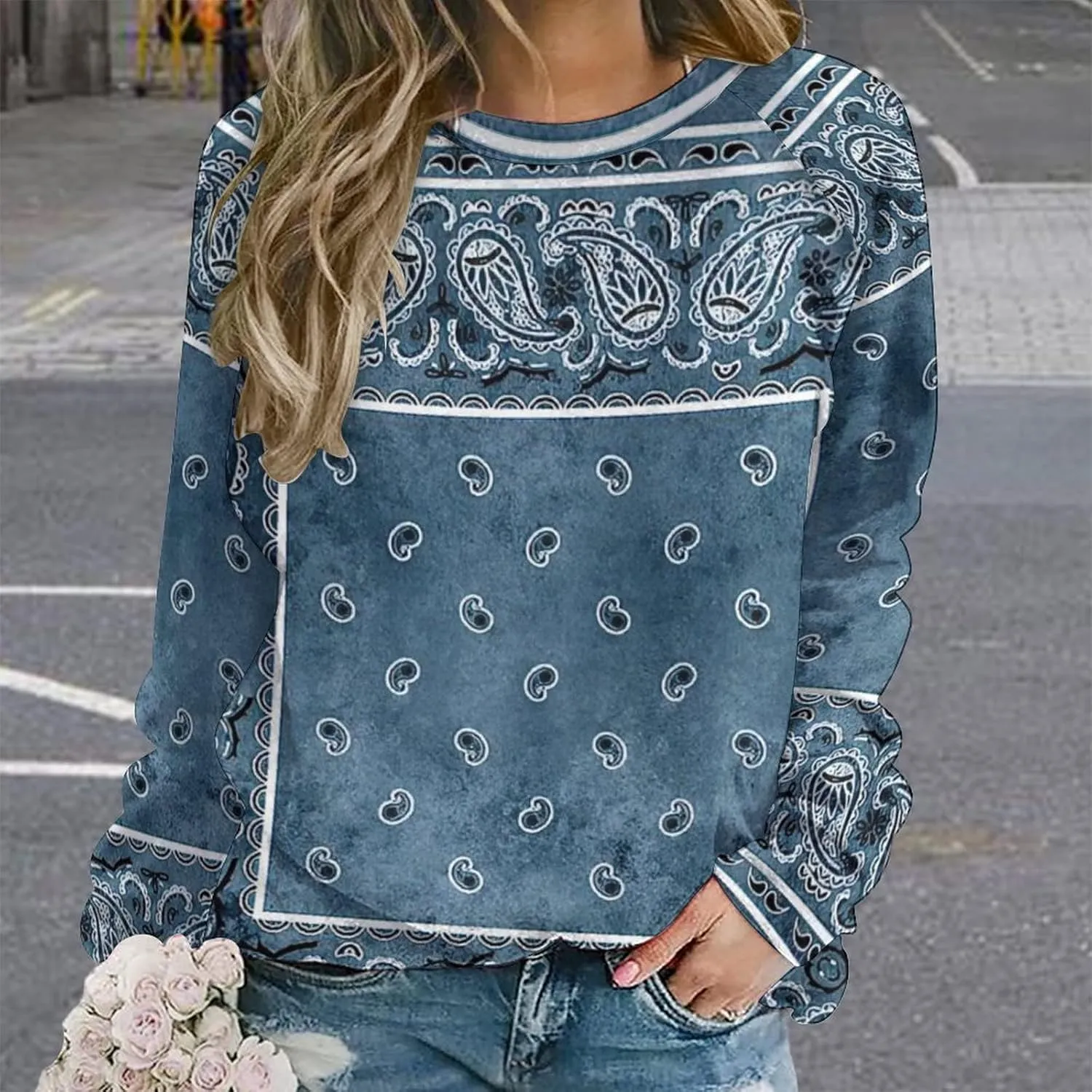 Womens Paisley Print Sweatshirt Oversized Loose Graphic Crewneck Sweatshirts Casual Long Raglan Sleeve Pullover Tops